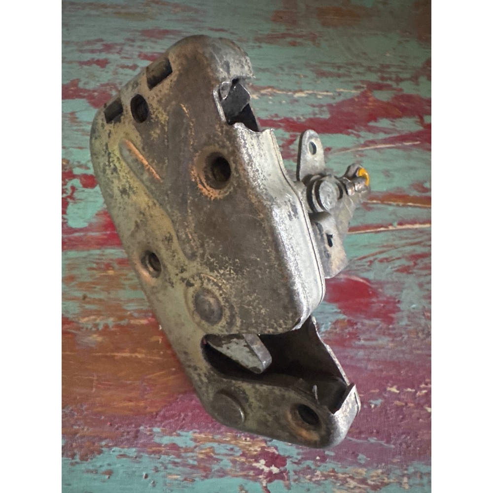 MG Metal Automotive Door Latch Assembly Mechanical Striker Lock Part Sprite